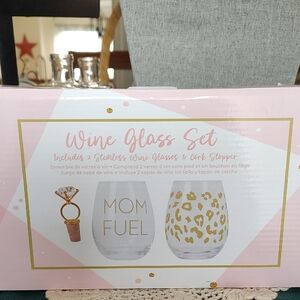 NWOT "Mom Fuel" and cheetah print stemless wine glass set with a Stopper